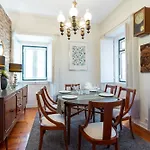Central Lisbon Vintage & Modern Apartment